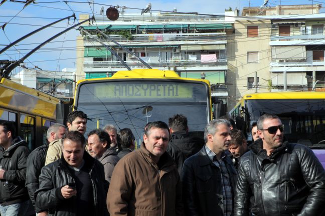 Με ανεβασμένο χειρόφρενο τα τρόλεϊ