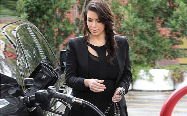 Αγνώριστη η Kim Kardashian στη νέα της φωτογράφιση