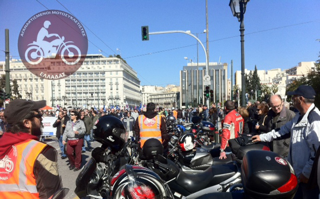 Στη Βουλή οι αγανακτισμένοι μοτοσικλετιστές