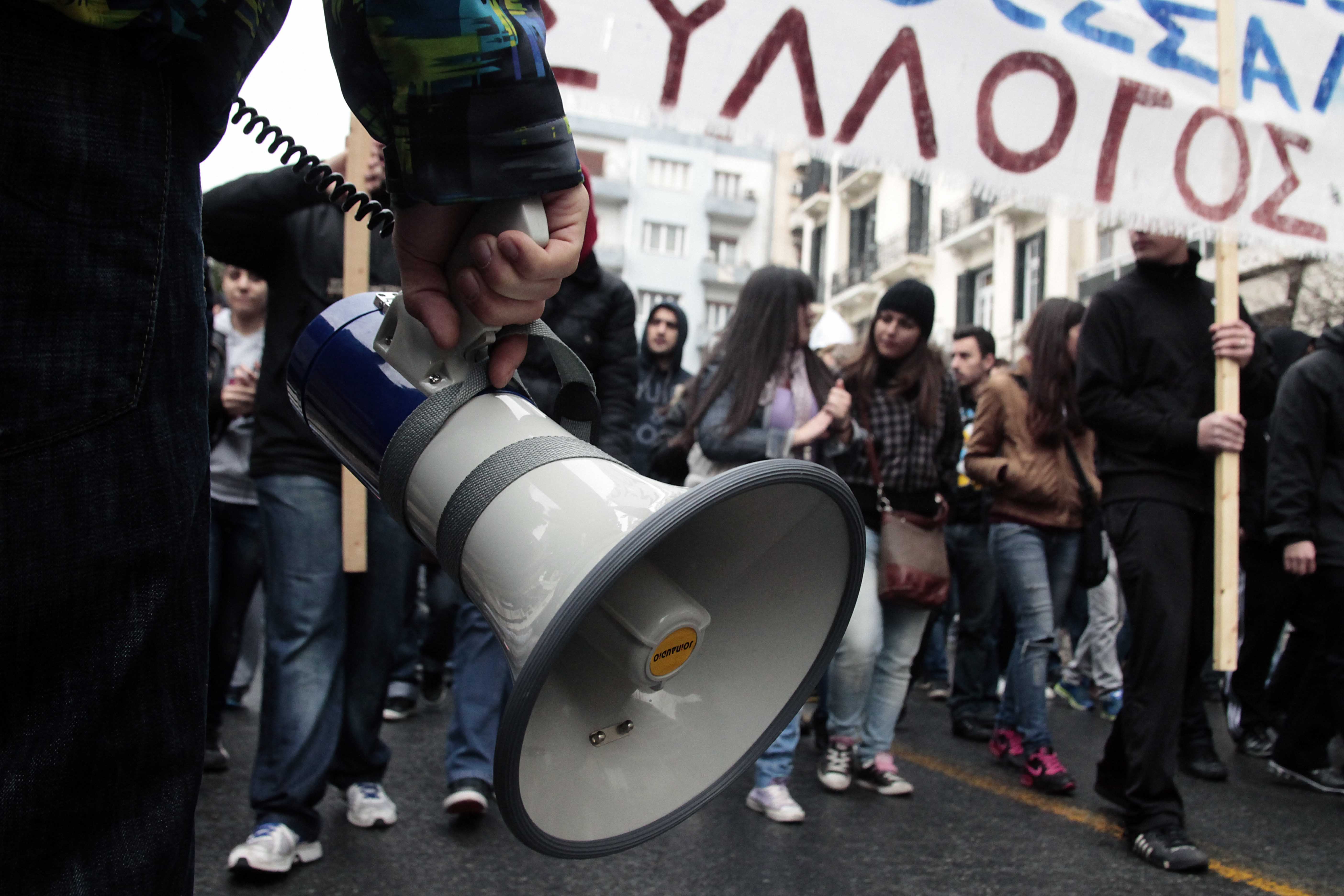 Καταγγέλλουν εμπαιγμό από το υπ. Παιδείας