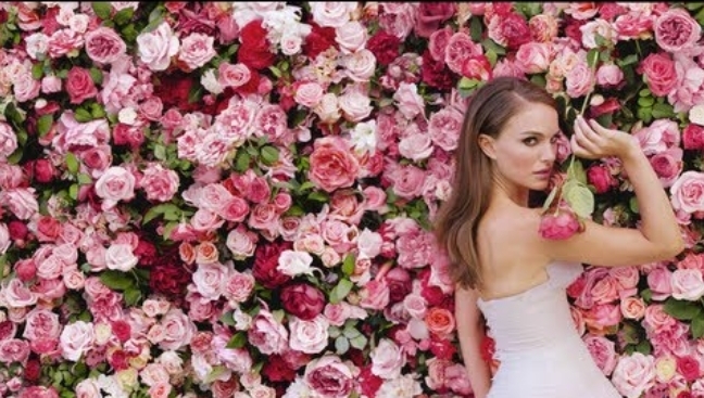 Όμορφη σαν τριαντάφυλλο η Natalie Portman