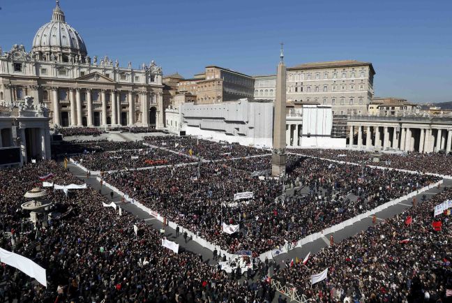 Πέφτει η αυλαία για τον Πάπα Βενέδικτο