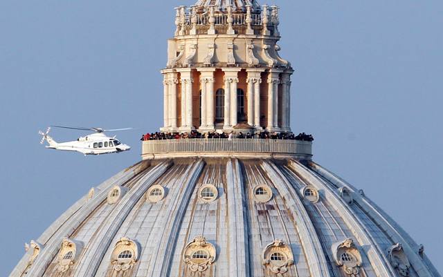 Αποχώρησε από το Βατικανό ο πάπας Βενέδικτος