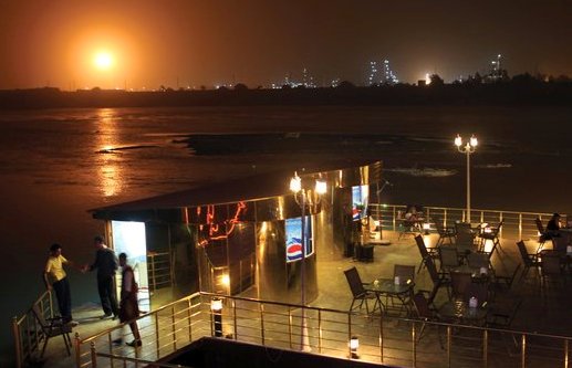 Βυθίστηκε πλωτό εστιατόριο στη Βαγδάτη