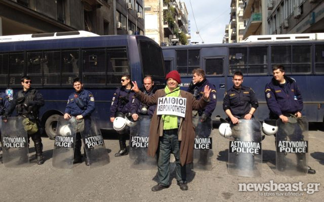 «Ηλίθιοι χειροκροτητές»