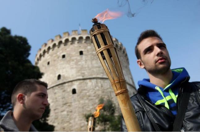 Διαμαρτύρονται στη Θεσσαλονίκη οι φοιτητές