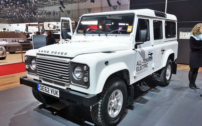 Η Land Rover αποκάλυψε το ηλεκτρικό Defender