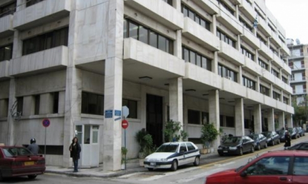 Έκαναν τις πελάτισσες για να κλέψουν εσώρουχα