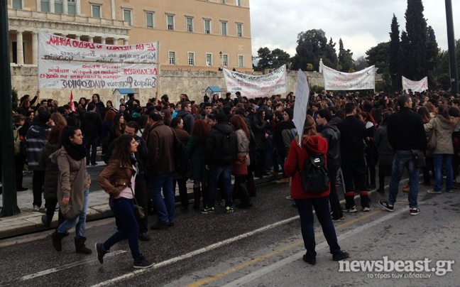 Στην κυκλοφορία παραδίδονται οι δρόμοι στο Σύνταγμα