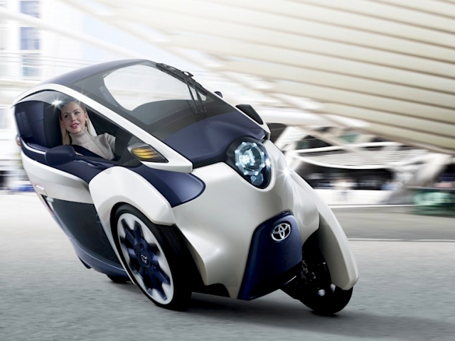 Toyota i-Road με τρεις τροχούς σε έναν «τρίτο δρόμο»