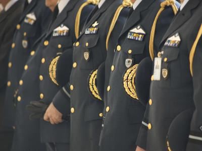 Μνημόνιο με 40 στρατηγούς λιγότερους