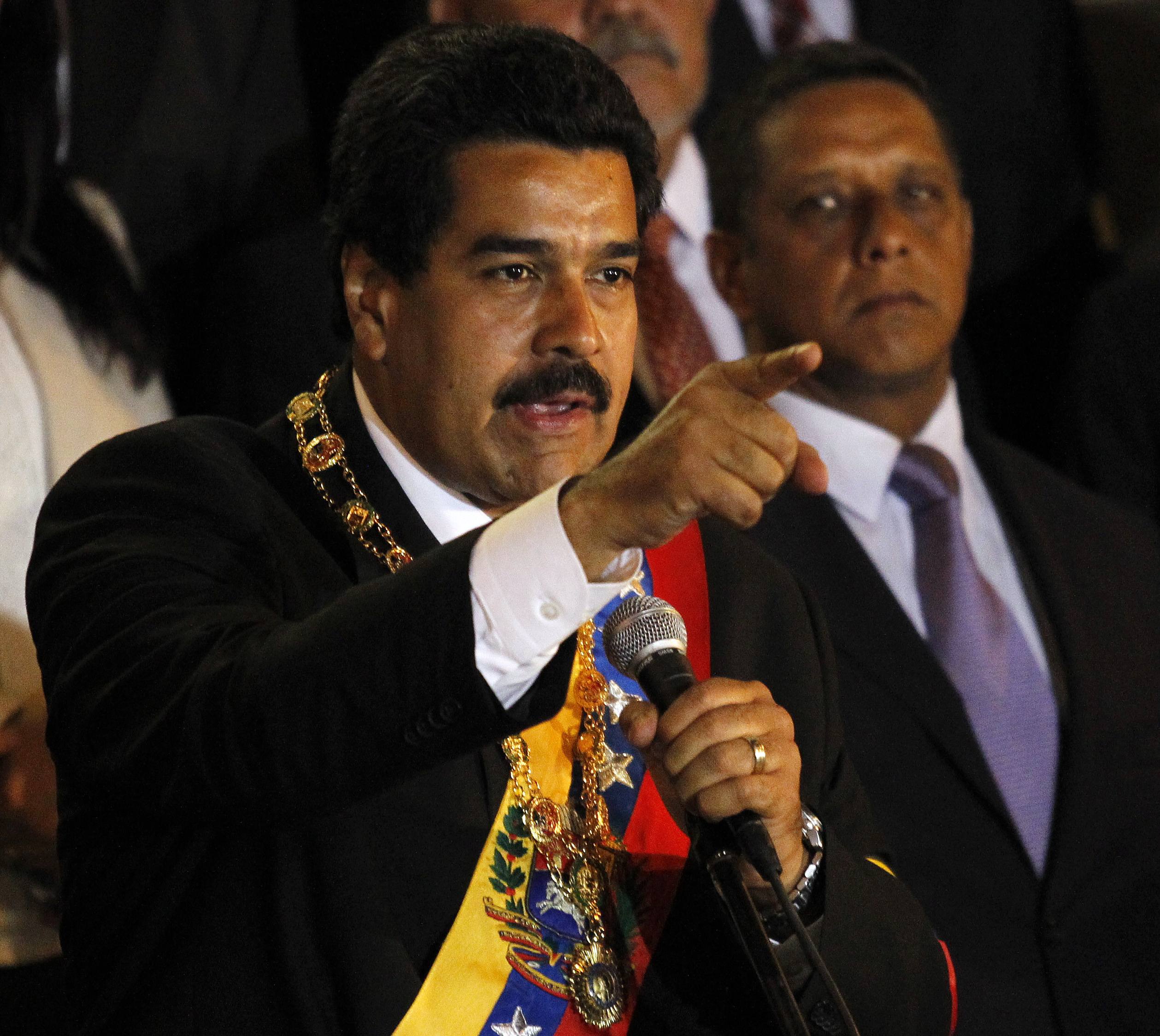 Προσωρινός πρόεδρος της Βενεζουέλας ο Μαδούρο