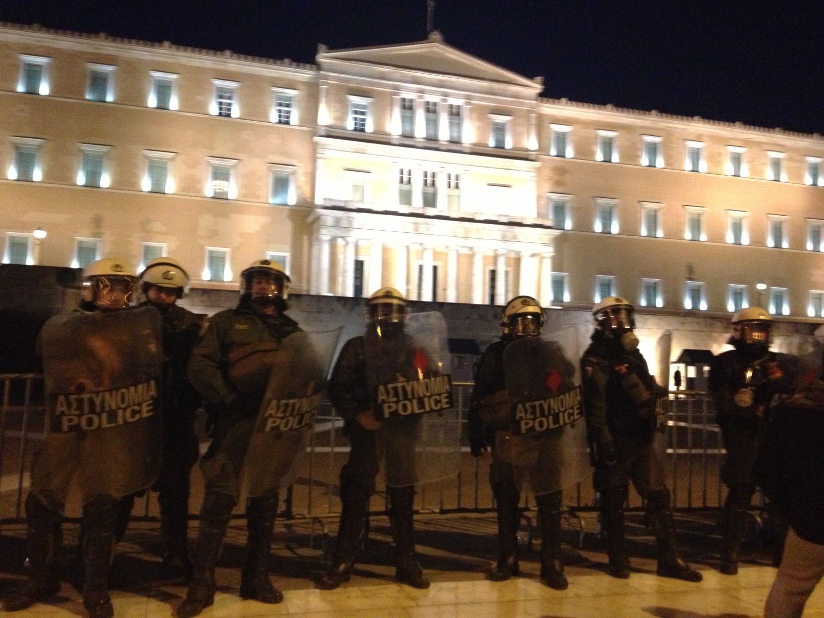 Χλιαρή η επιστροφή των Αγανακτισμένων στο Σύνταγμα