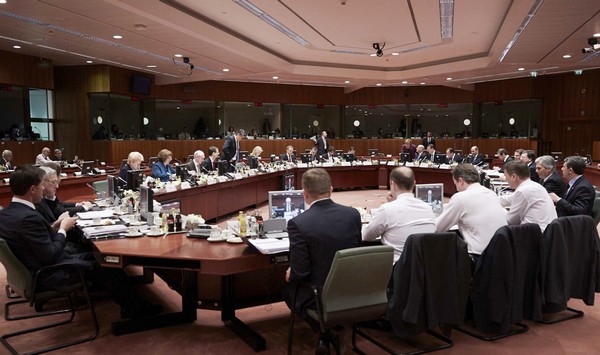 Σκληρές διαπραγματεύσεις για τη δανειακή σύμβαση της Κύπρου