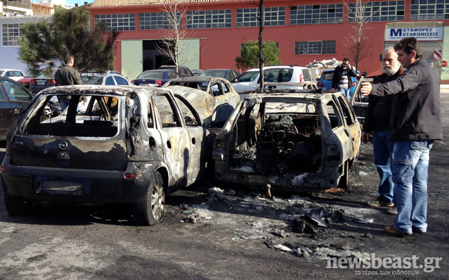 Φωτιά σε δημοτικό πάρκινγκ στη Νέα Χαλκηδόνα