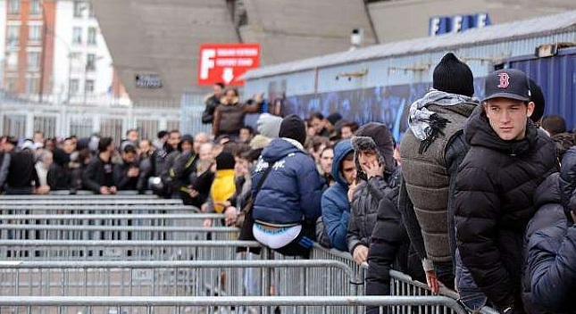 Χαμός στο Παρίσι για ένα εισιτήριο