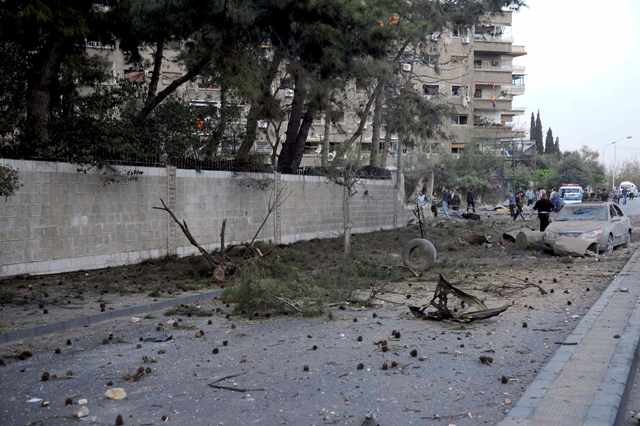 Βλήματα όλμων έπληξαν ένα προάστιο της Δαμασκού