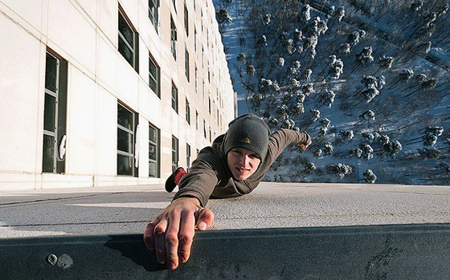 Τρομακτικές φωτογραφίες από τον Ουκρανό «spiderman»