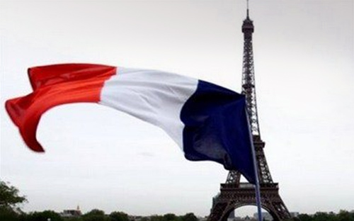 Μόνο το 51% των Γάλλων θεωρεί θετικό ότι η χώρα τους ανήκει στην ΕΕ