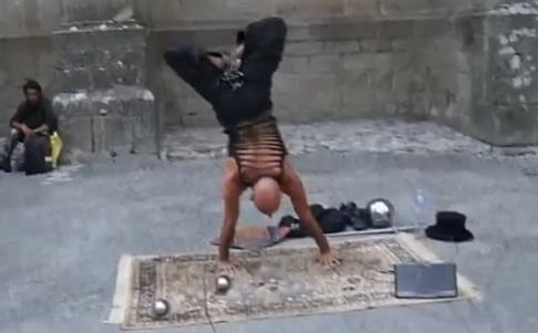 Ο μάγος με τις κρυστάλλινες σφαίρες