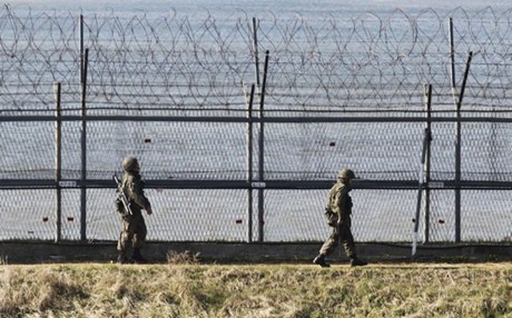 Ενισχύουν τους φράχτες συνόρων με τη Ν.Κορέα στρατιώτες
