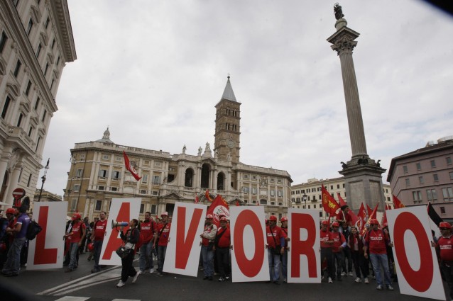 Αυξήθηκαν οι απολύσεις το 2012 στην Ιταλία