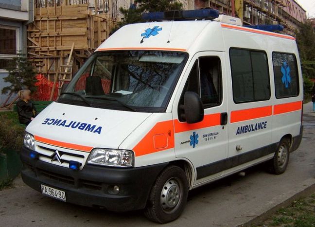 Έπεσε σε χαράδρα τουριστικό λεωφορείο στη Σερβία