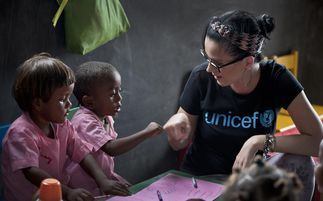 Η Katy Perry στο πλευρό της Unicef