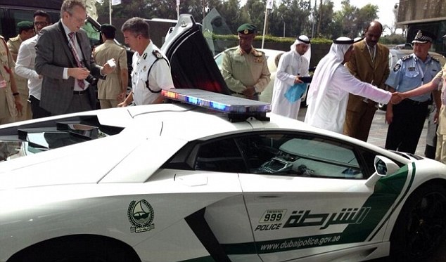 Με Lamborghini περιπολεί η αστυνομία στο Ντουμπάι