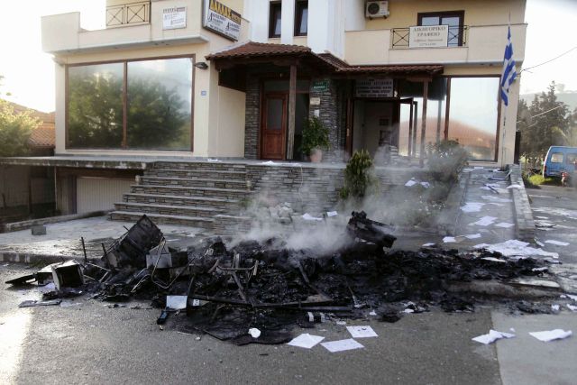 Φωτιά στο αστυνομικό τμήμα Ιερισσού