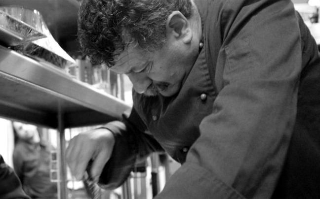 Πάσχα με τον Λευτέρη Λαζάρου και πολλές εκπλήξεις