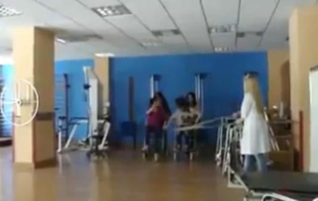 Νοσοκόμες κάνουν κόντρες με καροτσάκια στο Ασκληπιείο Βούλας