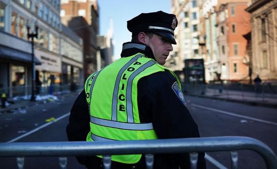Σε εξέλιξη επιχειρηση της Αστυνομίας για τους υπόπτους για τις βόμβες στη Βοστώνη