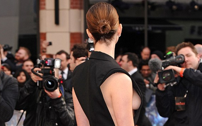 «Αποκάλυψη» η Rebecca Hall
