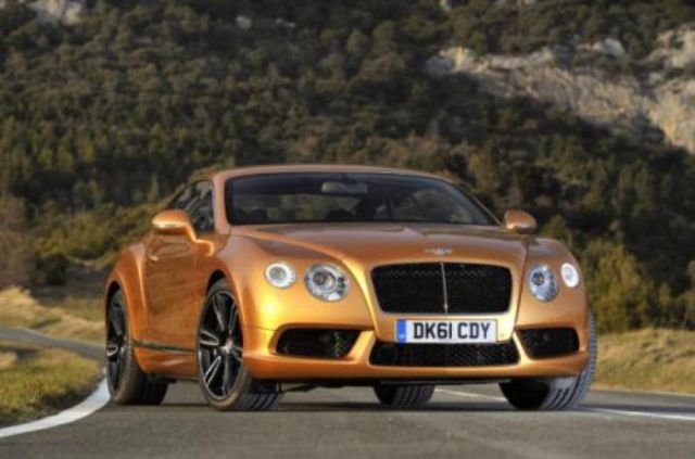 Τετράθυρο κουπέ ετοιμάζει η Bentley