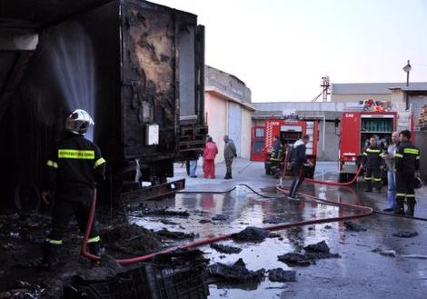 Υπέστη εγκαύματα προσπαθώντας να σβήσει φωτιά στο ρεζερβουάρ