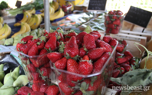 Μειώθηκαν οι πωλήσεις της φράουλας από τη Μανωλάδα