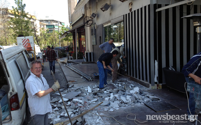 Ξηλώνουν κατασκευές στο Γκάζι