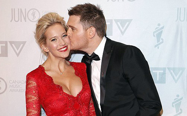 «Φωτιά» στα κόκκινα η Luisana Lopilato