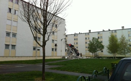 Κατάρρευση μέρους κτιρίου στην πόλη Ρεμς της Γαλλίας