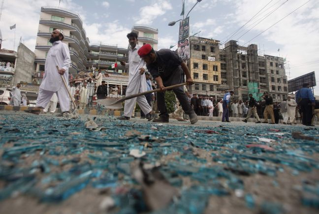 Αιματηρή βομβιστική επίθεση σε αγορά στο Πακιστάν