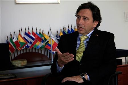 Απέσυρε την υποψηφιότητά του ο Λόρενς Γκόλμπορν στη Χιλή