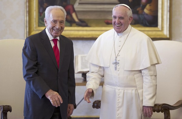 «Θαρραλέες αποφάσεις» για το Μεσανατολικό ζήτησε ο Πάπας