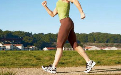 Το βάδισμα με ταχύ ρυθμό αποδεικνύεται πιο οφέλιμο από το τρέξιμο