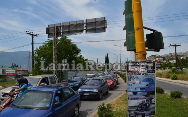 Καραμπόλα στη Στυλίδα