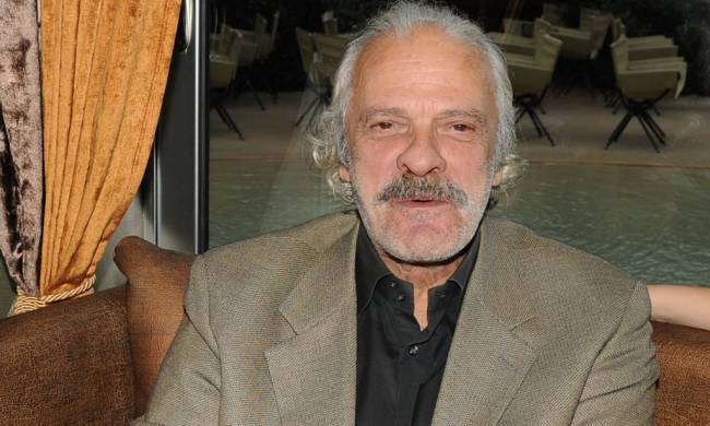 Σε αναπηρικό αμαξίδιο ο Σπύρος Φωκάς μετά την περιπέτεια υγείας – «Είμαι λαβωμένος αετός»