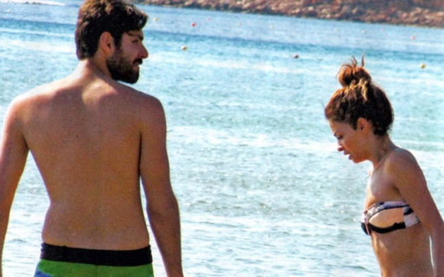 Τα μπάνια ξεκίνησε η Ελένη Φουρέιρα