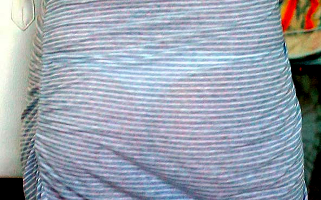 Με see through φόρεμα μέρα μεσημέρι