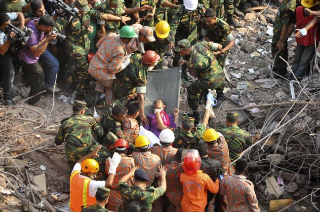 Ενδείξεις αστοχίας στο κτίριο στο Μπαγκλαντές πριν την κατάρρευση