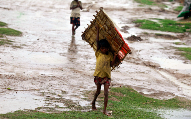 Έφτασε στο Μπαγκλαντές ο κυκλώνας Μαχάσεν